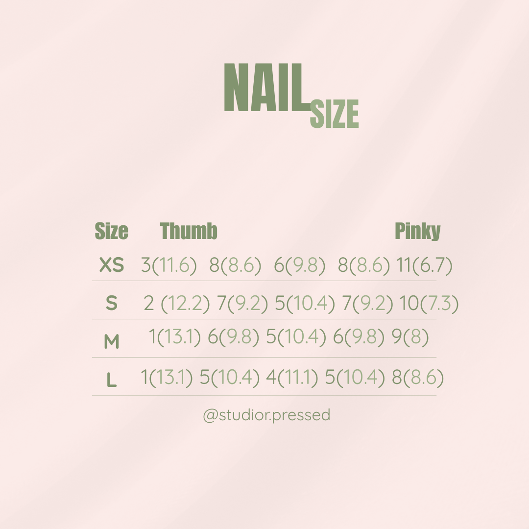 Nail size chart with a size guide table for XS, S, M, and L sizes, showing thumb and pinky measurements in centimeters and inches. The text is in muted green on a pale blush pink background.